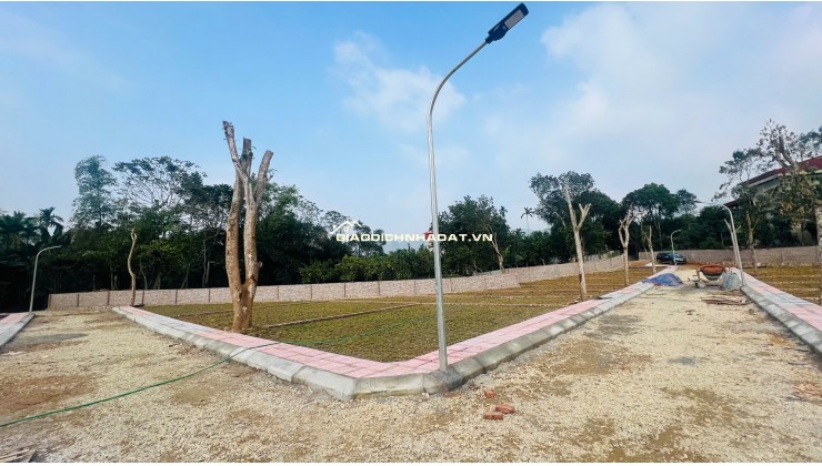 MUA ĐẤT Ở NGAY – TRUNG TÂM CHỢ BÃI XE – KIM BÔI GIÁ CHỈ  HƠN 300TR/LÔ